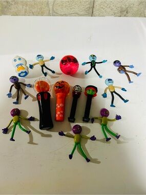 (3/$10) Halloween toys lot